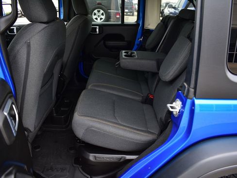 Used 2024 Jeep Wrangler Unlimited AWD/4WD image 24