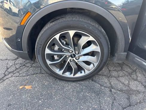 Certified 2023 Lincoln Nautilus Reserve w/ Equipment Group 201A image 32