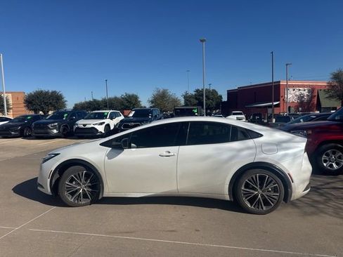 Used 2024 Toyota Prius XLE image 5