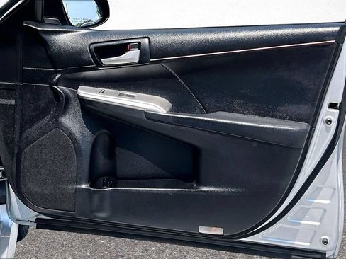Used 2012 Toyota Camry SE FWD image 28