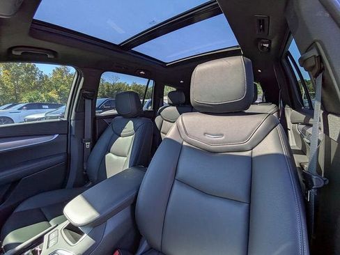 New 2025 Cadillac XT6 Luxury image 22