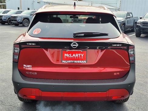 New 2026 Nissan Kicks SR image 8
