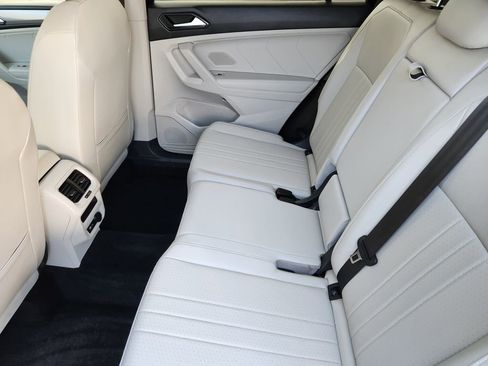 Certified 2023 Volkswagen Tiguan SE w/ Panoramic Sunroof Package image 12