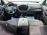 Used 2020 Chevrolet Traverse LT image 3