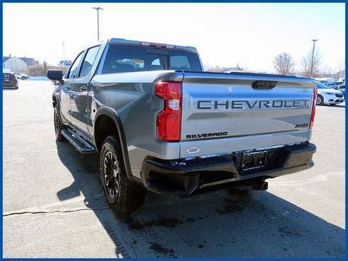 Used 2023 Chevrolet Silverado 1500 ZR2 w/ Technology Package AWD/4WD image 6