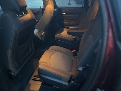 Used 2017 Chevrolet Traverse LT w/ Style and Technology Package image 18
