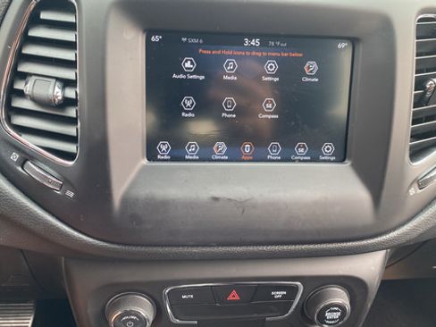 Used 2019 Jeep Compass Latitude AWD/4WD image 14