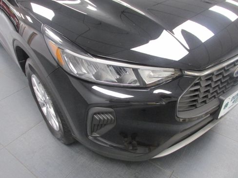 Used 2025 Ford Escape Active AWD/4WD image 10