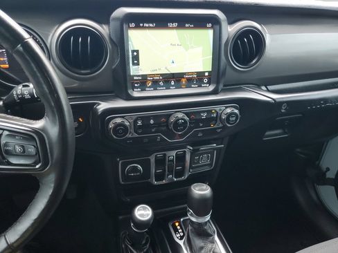 Used 2023 Jeep Wrangler Unlimited w/ Cold Weather Group AWD/4WD image 20