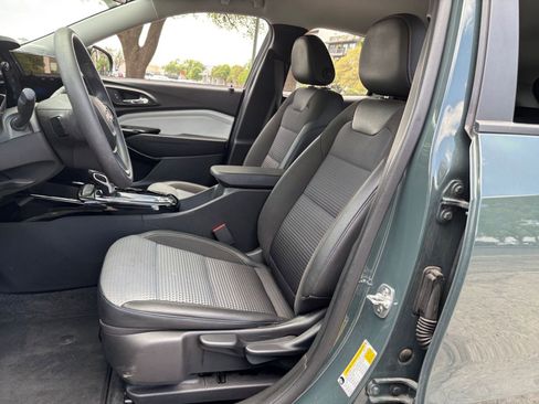 Used 2025 Chevrolet Trax LT image 22