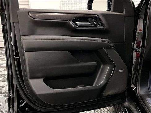 Used 2025 GMC Yukon Elevation w/ Elevation Premium Package AWD/4WD image 21