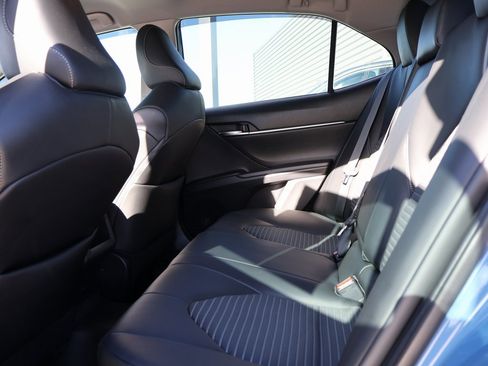 Used 2023 Toyota Camry SE image 17