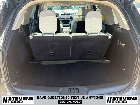 Used 2025 Ford Explorer Platinum w/ Ultimate Package AWD/4WD image 36