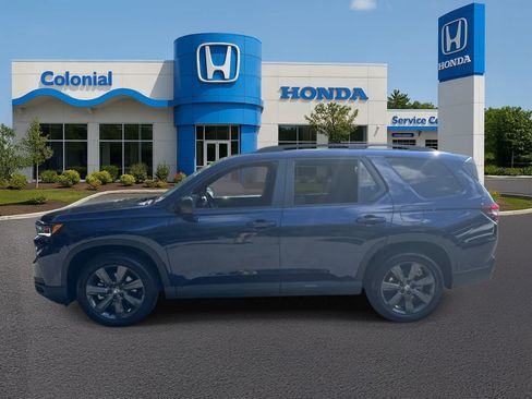 Used 2025 Honda Pilot Sport image 3