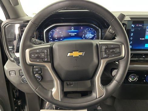 Used 2023 Chevrolet Silverado 1500 LT AWD/4WD image 16