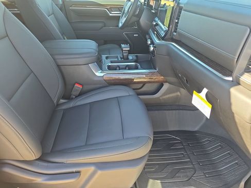 New 2026 GMC Sierra 1500 Elevation w/ Elevation Premium Package AWD/4WD image 10