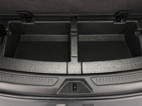 Used 2022 GMC Acadia SLE image 25