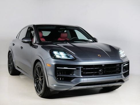 New 2026 Porsche Cayenne GTS AWD/4WD image 7