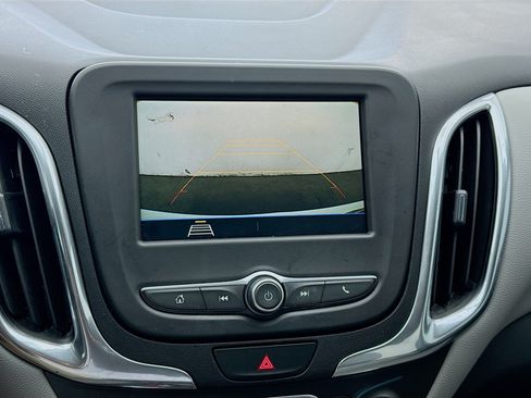 Used 2019 Chevrolet Equinox LS FWD image 10