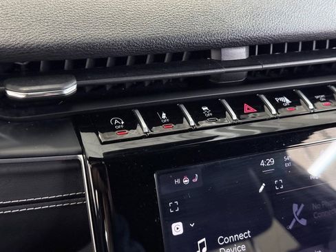 Certified 2024 Jeep Grand Cherokee Altitude image 29