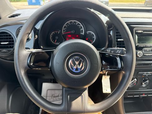 Used 2013 Volkswagen Beetle 2.5 FWD image 18
