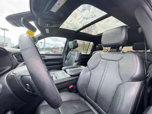 Used 2023 Jeep Wagoneer Series II image 25