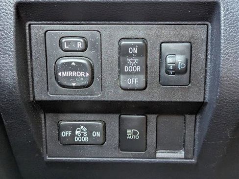 Used 2018 Toyota Tundra SR image 11