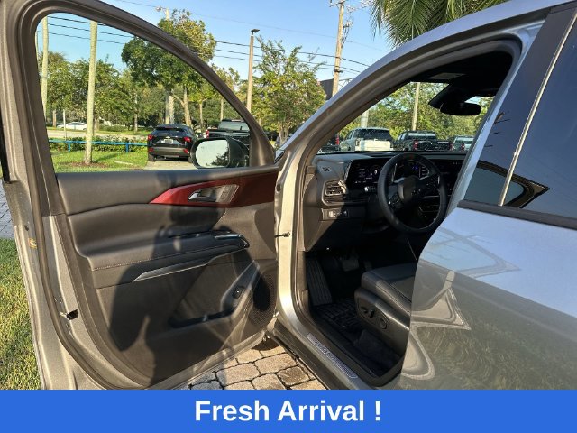 Used 2025 Chevrolet Traverse Z71 w/ Driver Confidence Package AWD/4WD image 22