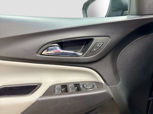 Used 2020 Chevrolet Equinox LS w/ LS Convenience Package FWD image 16