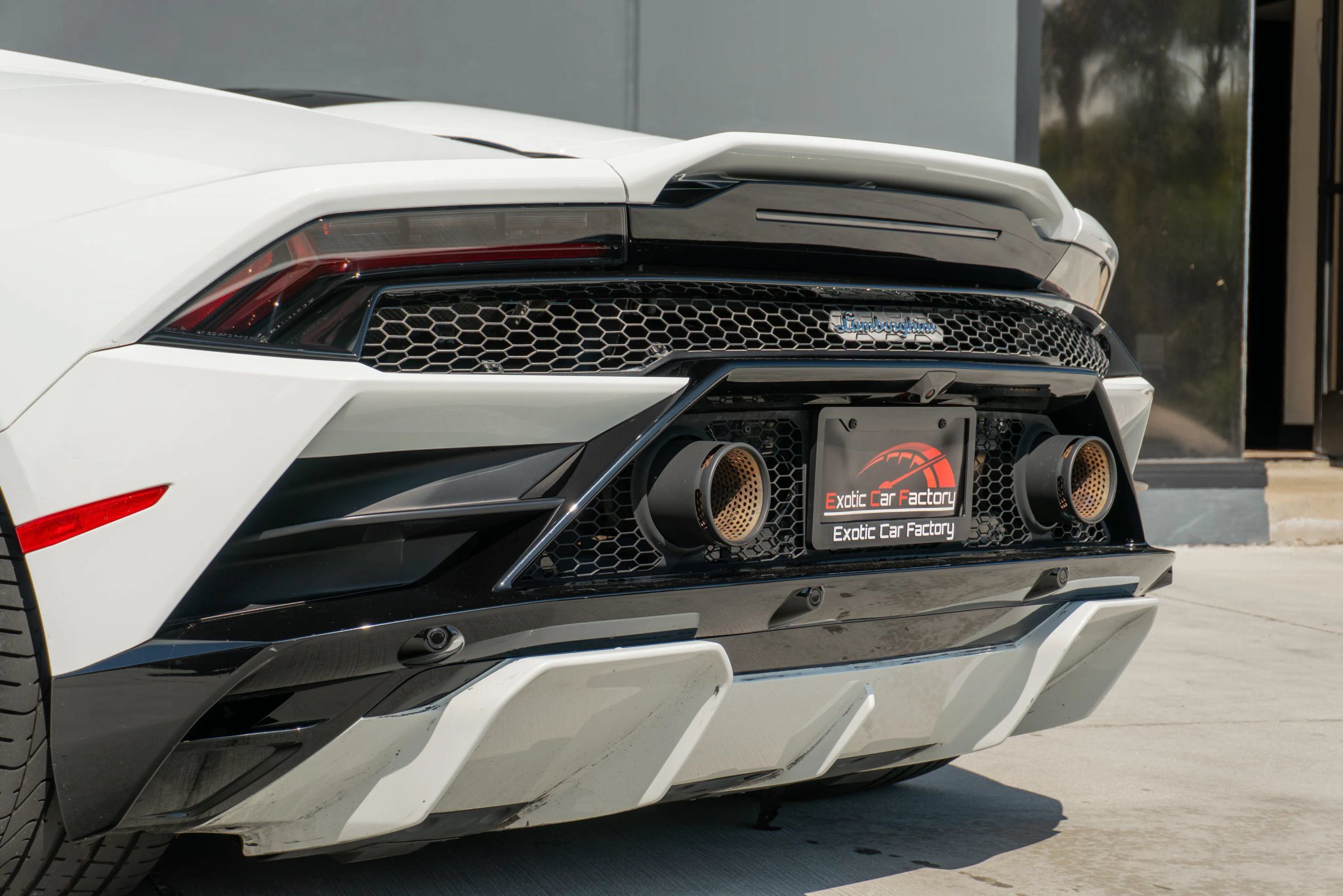 Used 2021 Lamborghini Huracan EVO RWD image 46