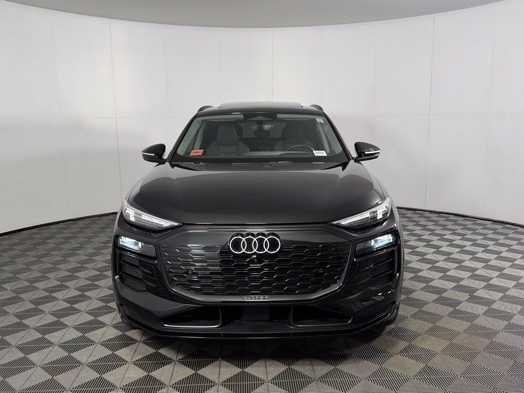 Used 2025 Audi Q6 e-tron Premium Plus w/ Premium Plus AWD/4WD image 5
