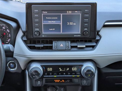 Used 2021 Toyota RAV4 XLE Premium image 18