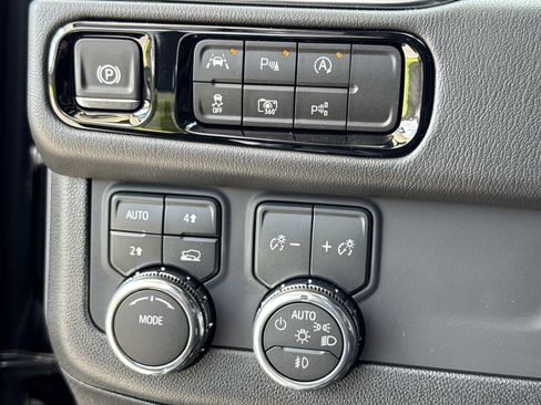 New 2026 GMC Yukon Denali AWD/4WD image 21