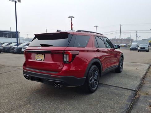 Certified 2025 Ford Explorer ST AWD/4WD image 6