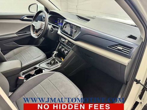 Used 2024 Volkswagen Taos SE FWD image 22