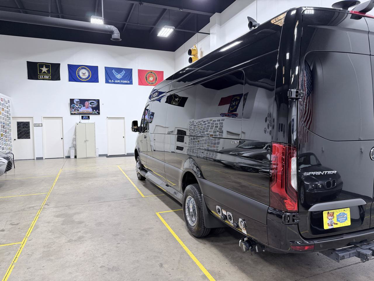 Used 2023 Mercedes-Benz Sprinter 3500 image 17