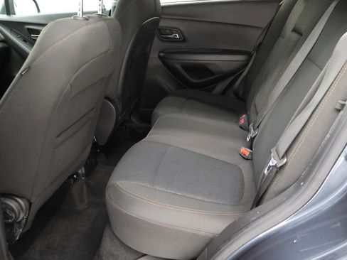 Used 2021 Chevrolet Trax LS w/ Tint and Cruise Package FWD image 31