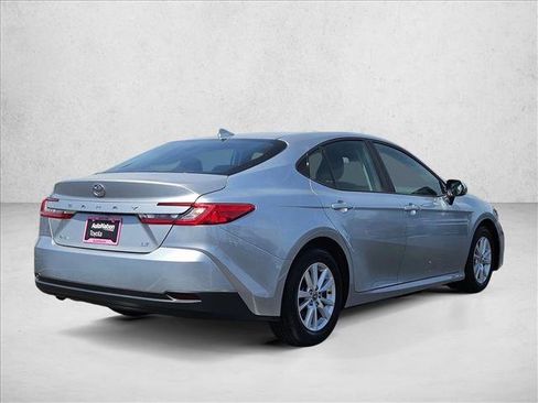 Used 2025 Toyota Camry LE FWD image 5