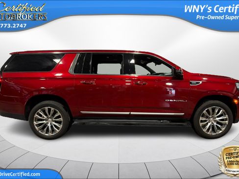 Used 2023 GMC Yukon XL Denali AWD/4WD image 4
