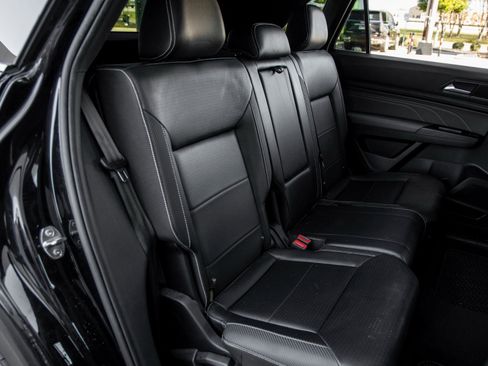 Used 2021 Volkswagen Atlas Cross Sport SE image 42