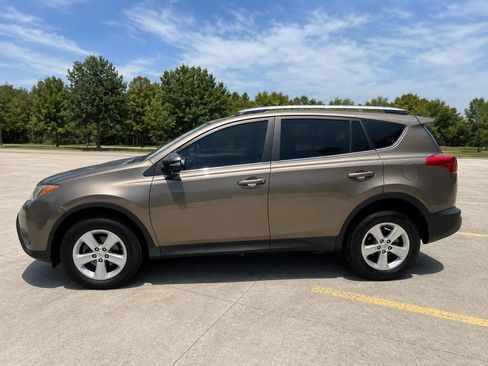 Used 2013 Toyota RAV4 XLE FWD image 5
