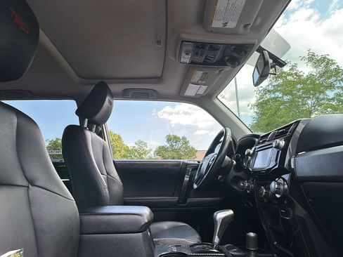 Used 2019 Toyota 4Runner TRD Off-Road Premium AWD/4WD image 16