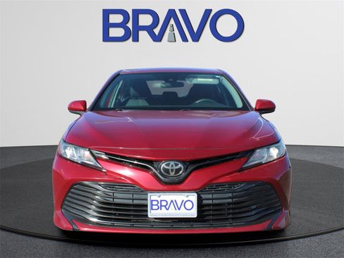 Used 2019 Toyota Camry L image 3