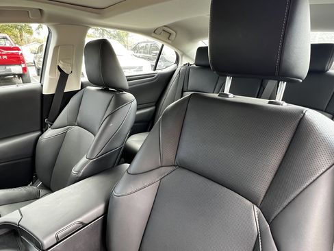 Certified 2025 Lexus ES 350 w/ Premium Package image 17