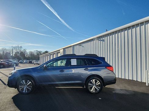 Used 2018 Subaru Outback 2.5i Limited image 2