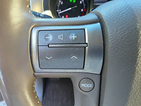 Used 2013 Lexus GX 460 image 18