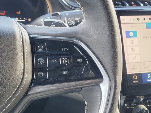 Used 2023 Jeep Grand Cherokee Overland image 21