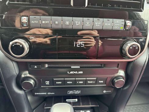 Used 2023 Lexus GX 460 Premium w/ Premium Plus Package image 32