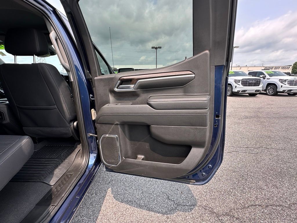 Used 2022 Chevrolet Silverado 1500 RST AWD/4WD image 18