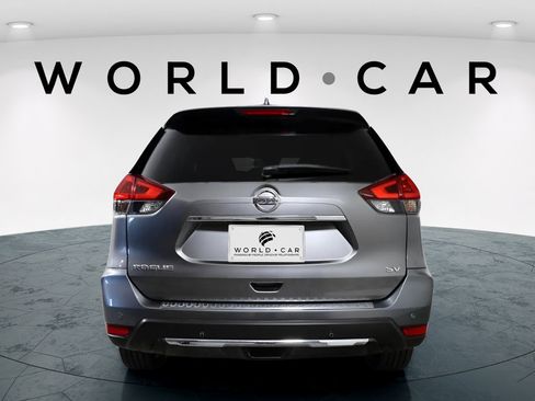 Used 2020 Nissan Rogue SV w/ Premium Package FWD image 4